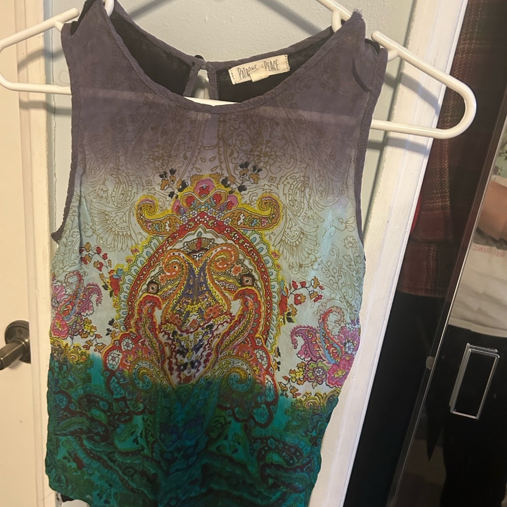 Patrons of Peace Gray Sleeveless Graphic Tank Top